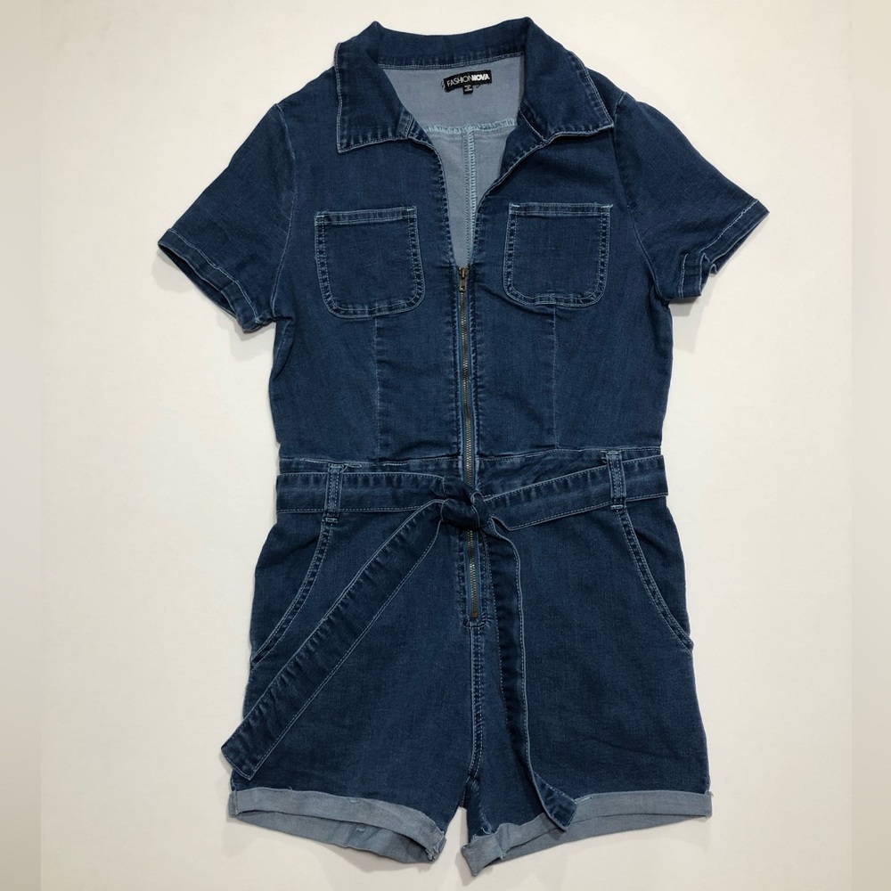 Fashion Nova Women’s Denim Jean Shorts Romper Size L